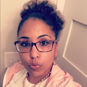 Meet your Posher, Melisa